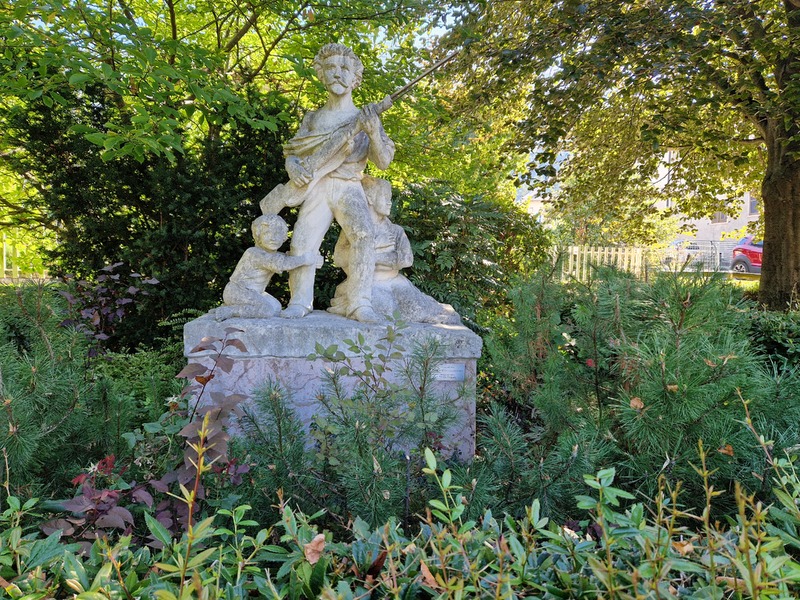 Monumento a Domenico Bassetti presso l'omonimo parco