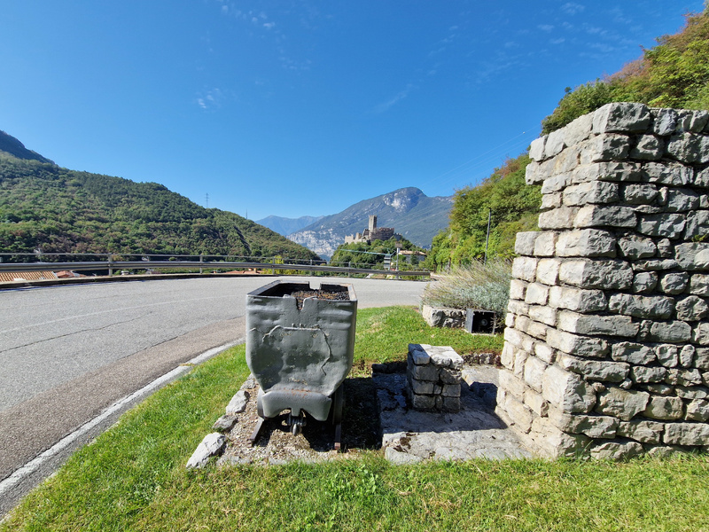 Monumento al minatore - carrello e castello
