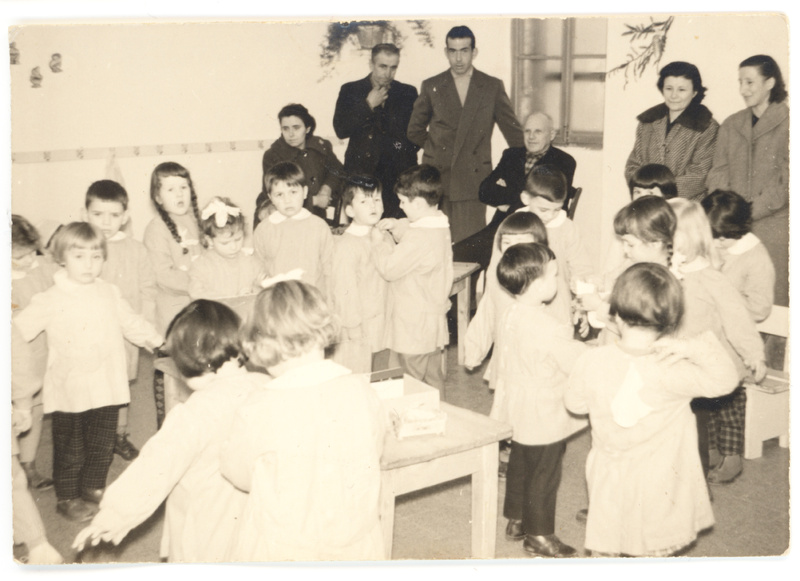 Allacciamo i grembiulini