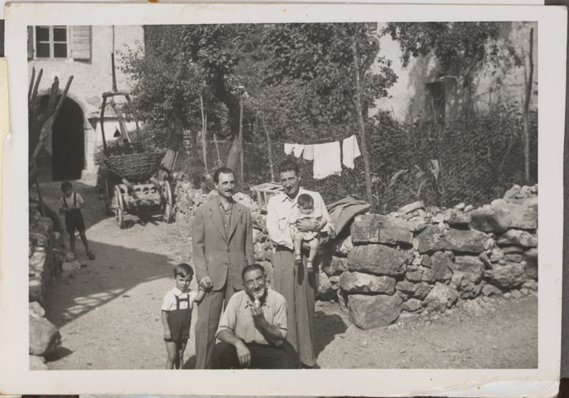 Papà coi loro bambini