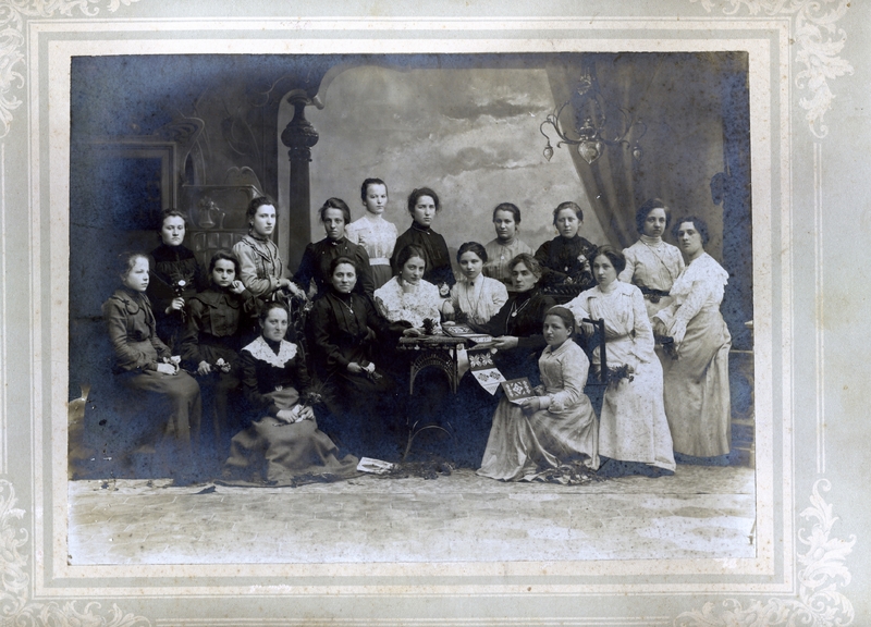 Ragazze dei laboratori femminili