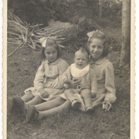 Foto ricordo dei tre figli