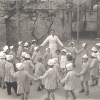 Girotondo in cortile - 1