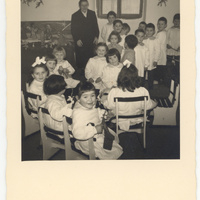 Bimbe dell' "Asilo" che fanno la calza